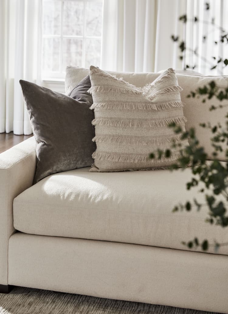 image-https://tald.s3.us-west-2.amazonaws.com/vendors/Lindsey_Goddard/uploads/1735367696520_pillows.jpg